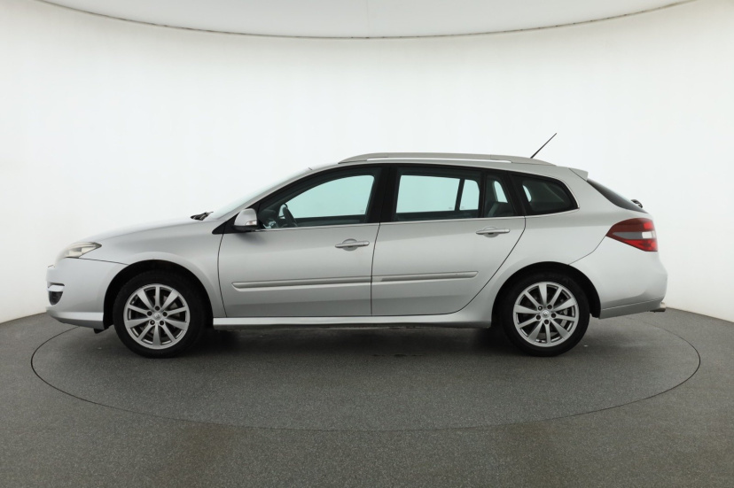 Renault Laguna, 2011