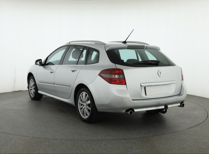 Renault Laguna, 2011