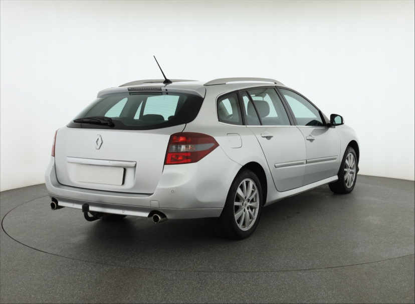 Renault Laguna, 2011