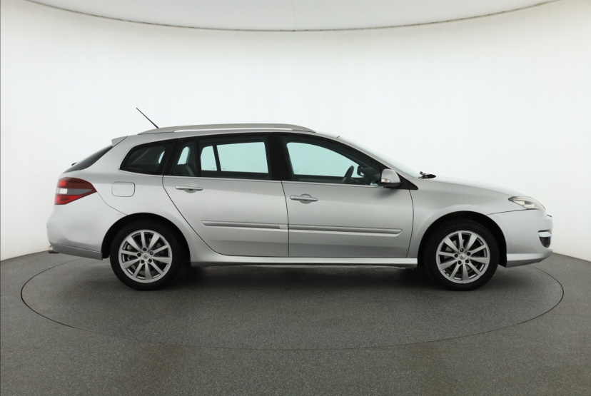 Renault Laguna, 2011