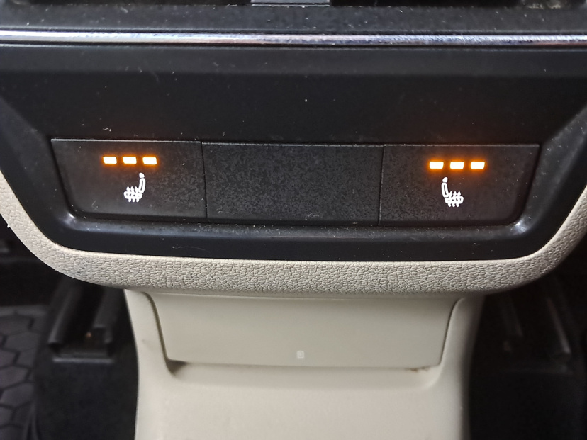 Škoda Karoq, 2017
