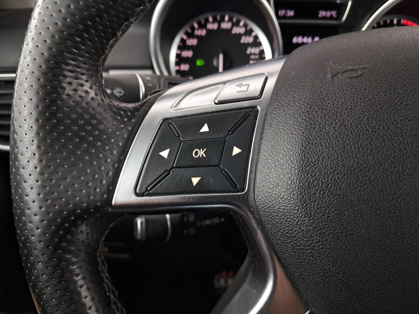 Mercedes-Benz ML, 2012
