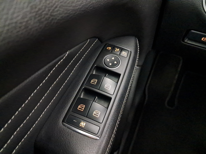 Mercedes-Benz ML, 2012