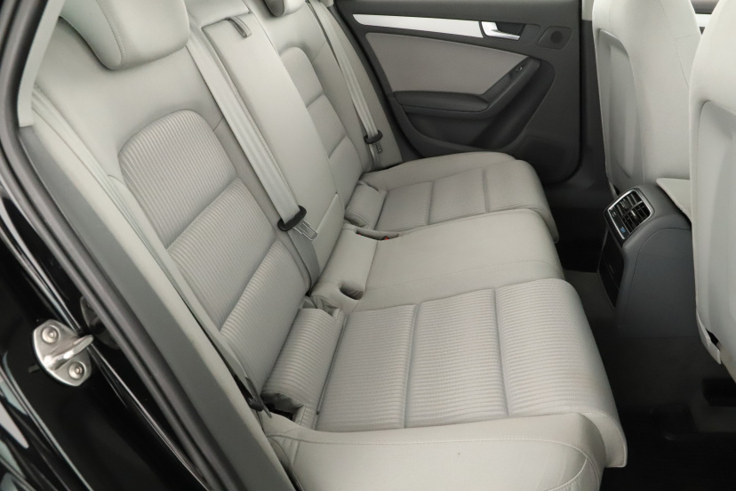 Audi A4, 2015