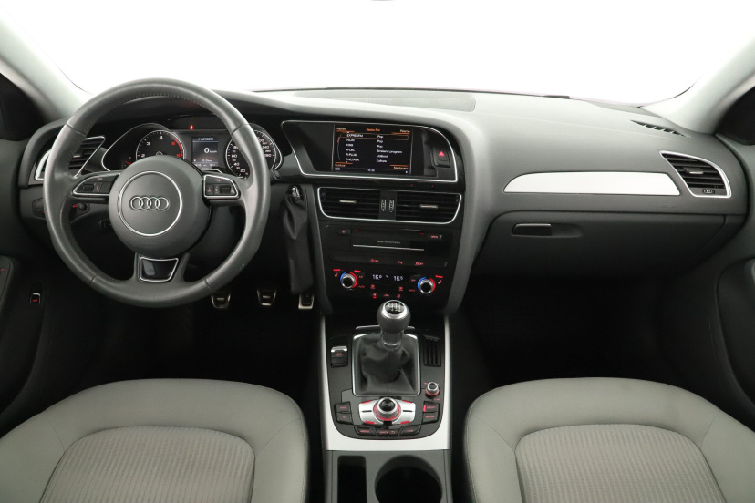 Audi A4, 2015