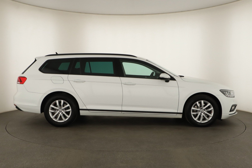 Volkswagen Passat, 2020