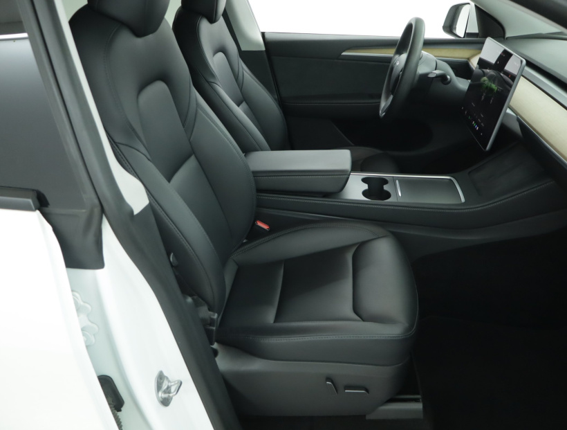 Tesla Model Y, 2022