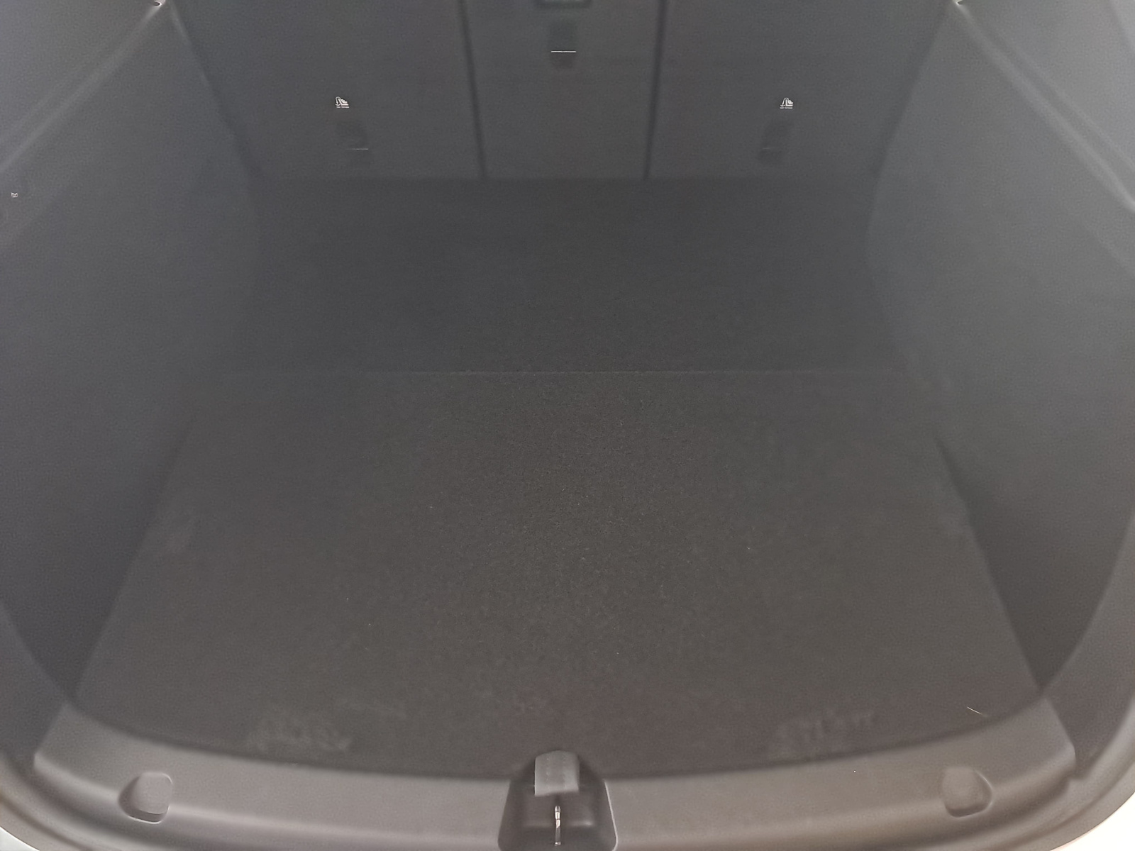 Tesla Model Y Long Range AWD – fotografie 20