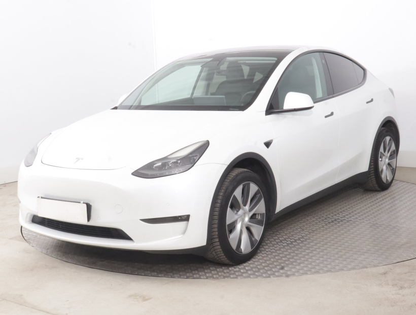 Tesla Model Y, 2022