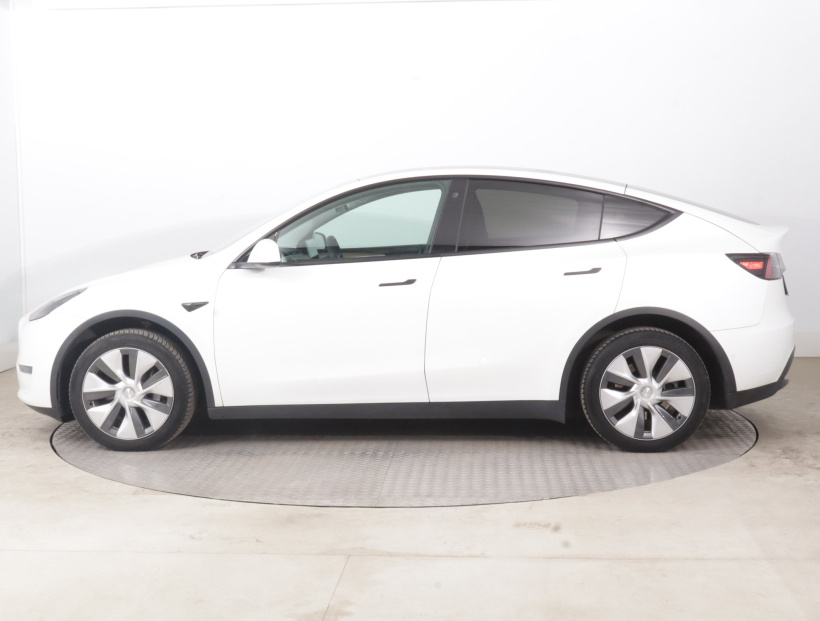 Tesla Model Y, 2022