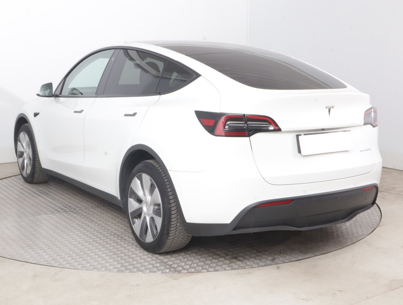 Tesla Model Y, 2022