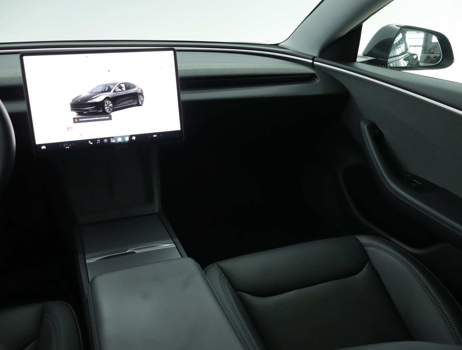Tesla Model 3 Standard Range Plus – fotografie 11