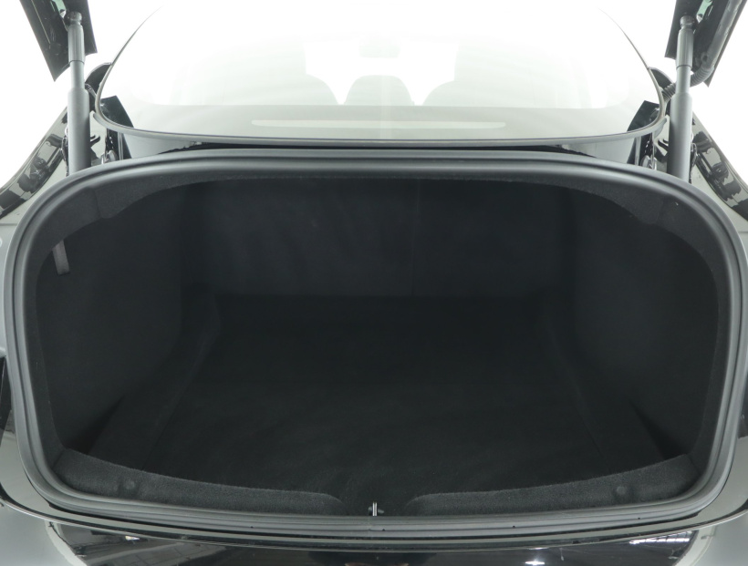 Tesla Model 3, 2024