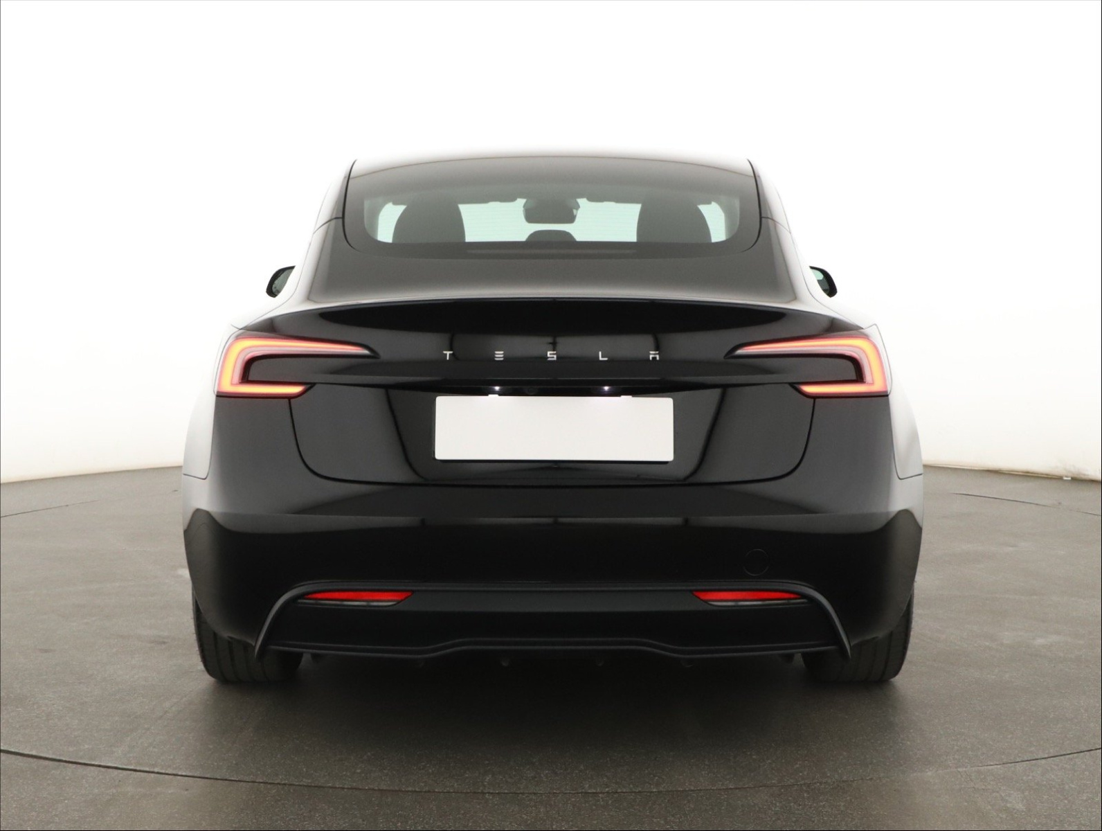 Tesla Model 3 Standard Range Plus – fotografie 6