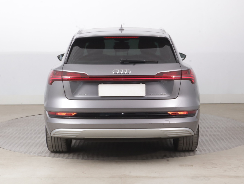 Audi e-tron, 2019