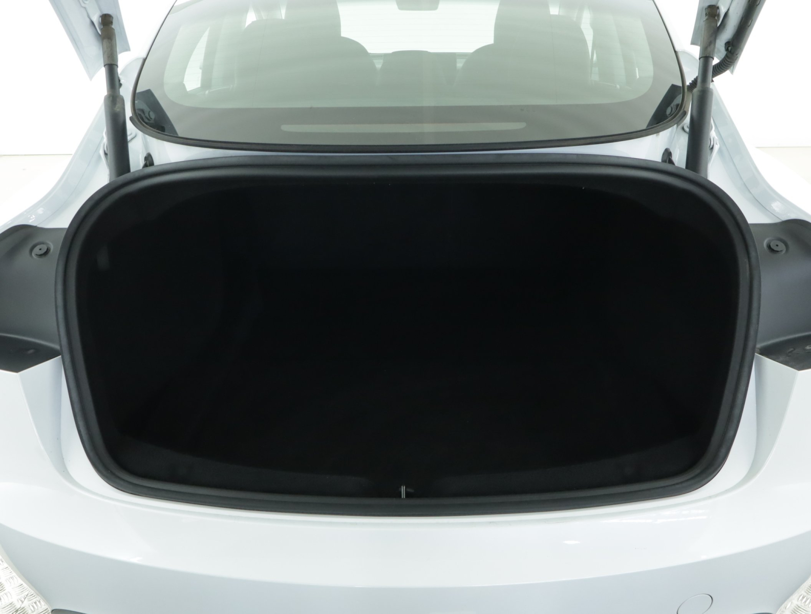 Tesla Model 3 - 2023