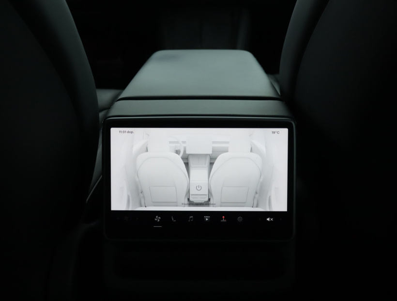 Tesla Model 3, 2023