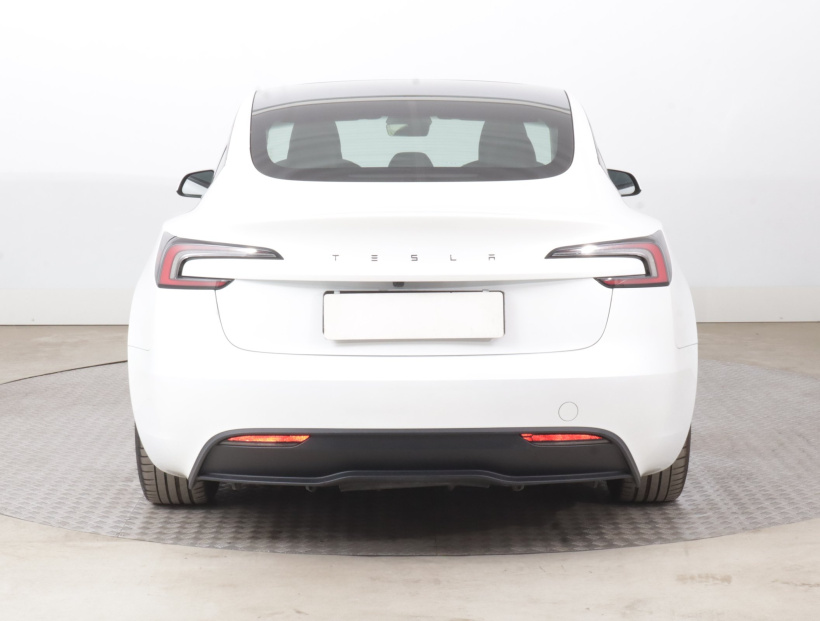 Tesla Model 3, 2023