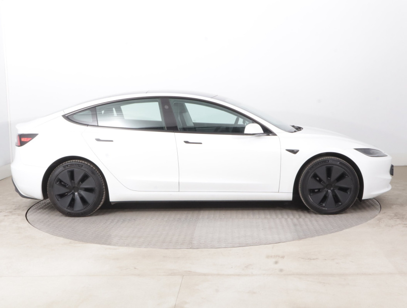 Tesla Model 3, 2023