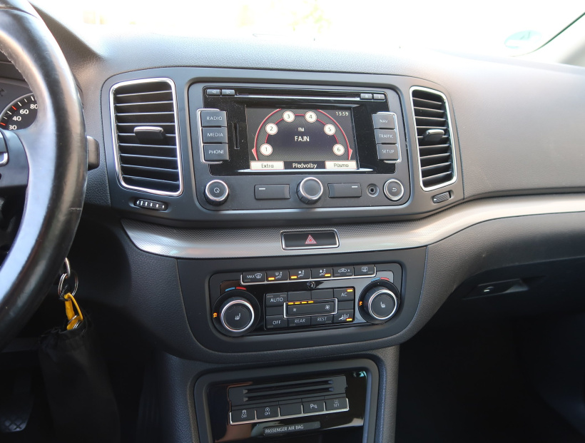 Volkswagen Sharan, 2011