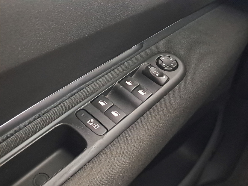 Peugeot 5008, 2013