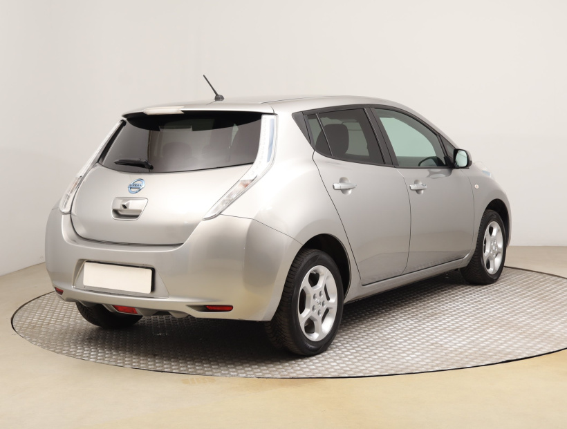 Nissan Leaf, 2015