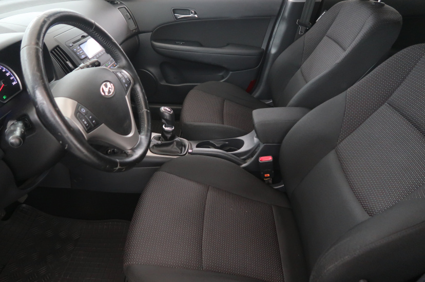 Hyundai i30, 2011