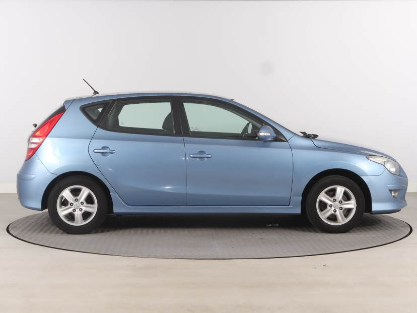 Hyundai i30, 2011