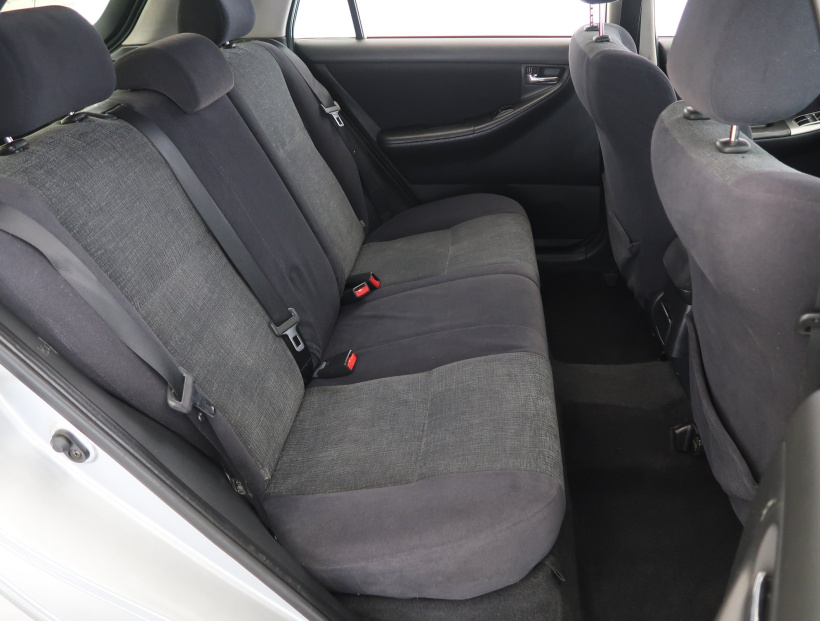 Toyota Corolla, 2004