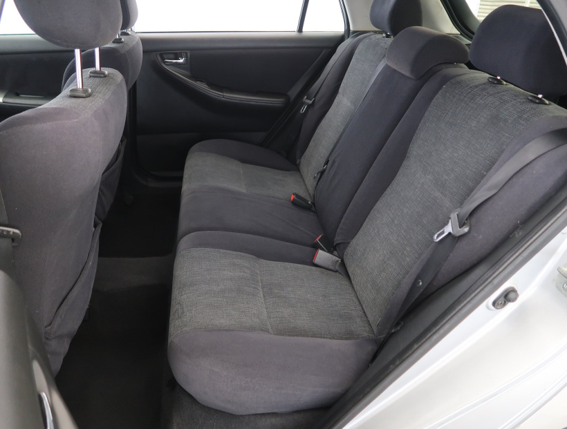 Toyota Corolla, 2004