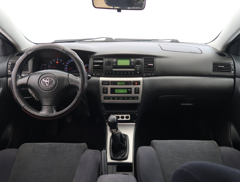Toyota Corolla, 2004