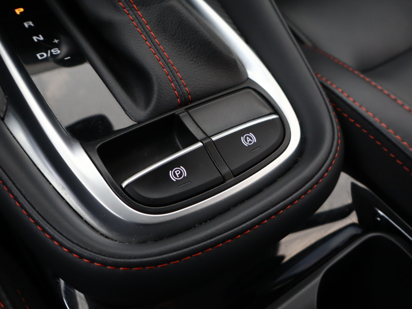 MG ZS SUV, 2024