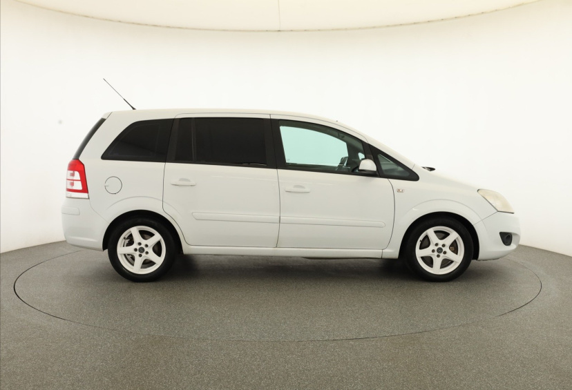 Opel Zafira, 2009