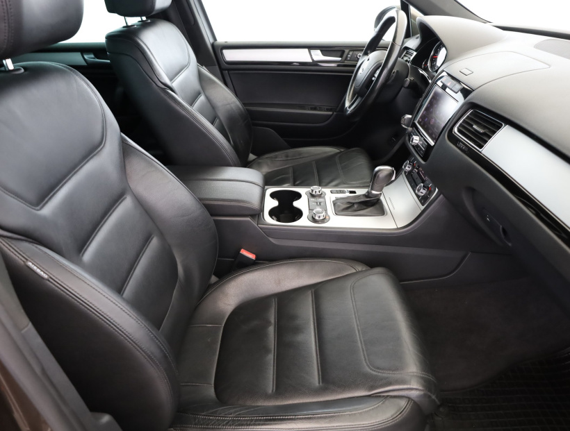 Volkswagen Touareg, 2011