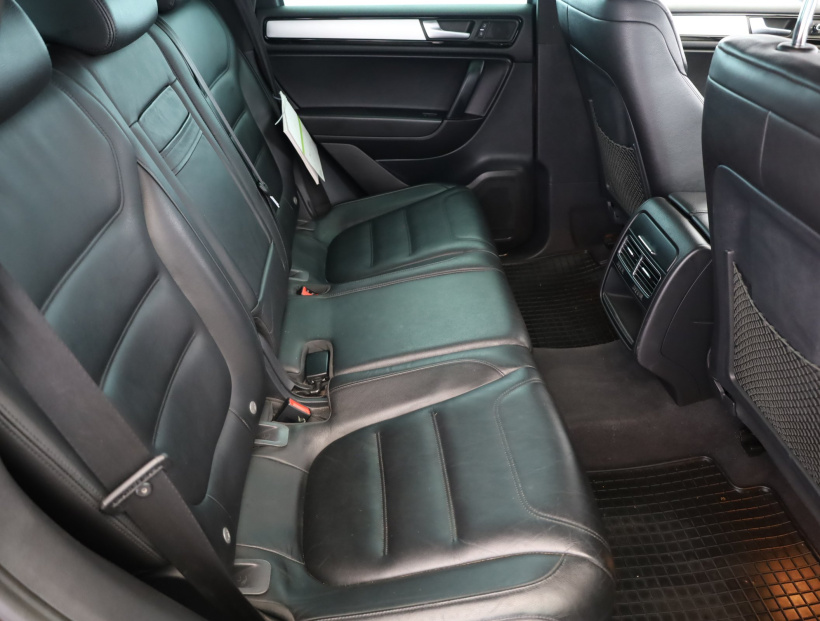 Volkswagen Touareg, 2011