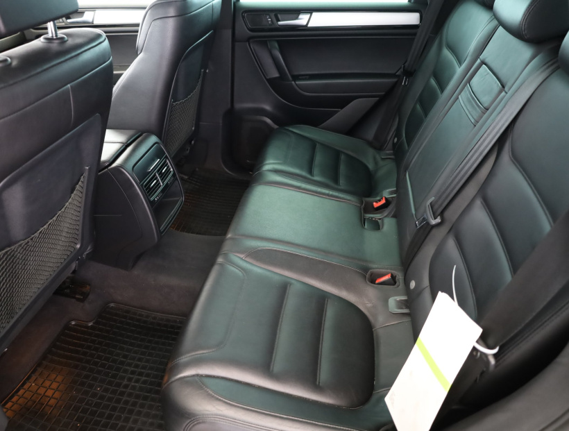 Volkswagen Touareg, 2011