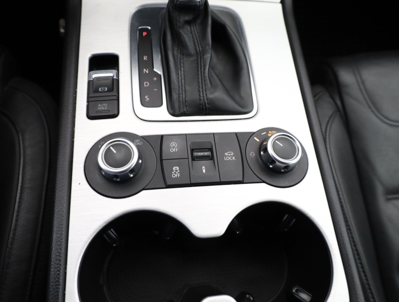 Volkswagen Touareg, 2011