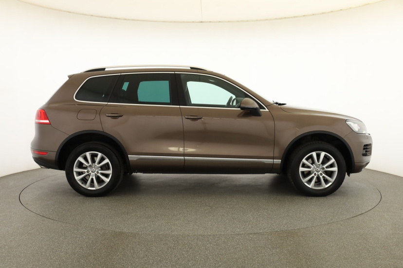 Volkswagen Touareg, 2011