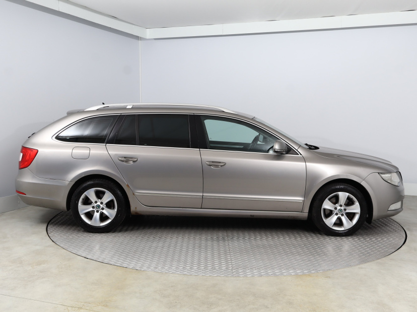 Škoda Superb, 2010