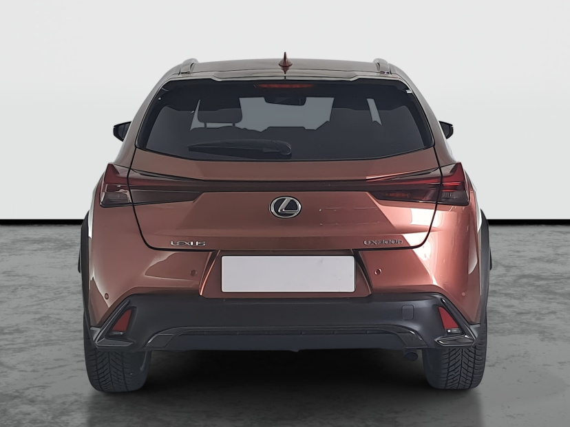 Lexus UX, 2025