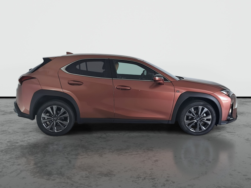 Lexus UX, 2025