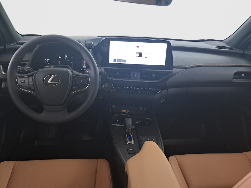 Lexus UX, 2025