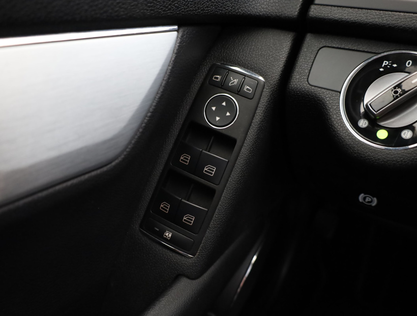Mercedes-Benz C, 2009