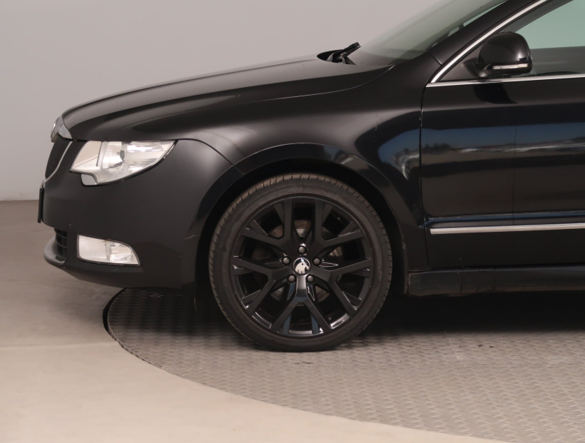 Škoda Superb, 2011