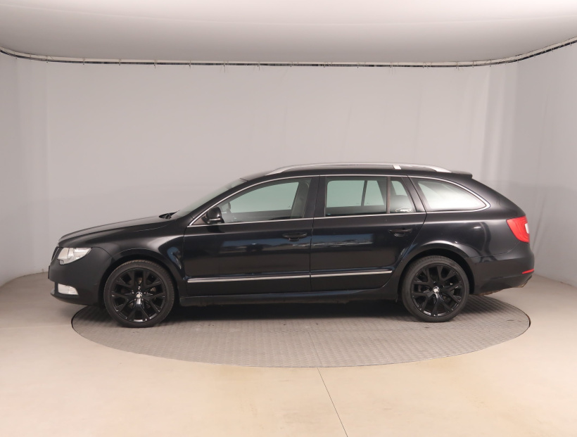 Škoda Superb, 2011