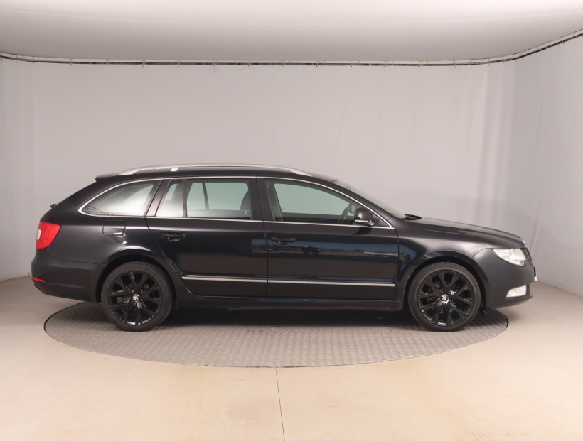 Škoda Superb, 2011