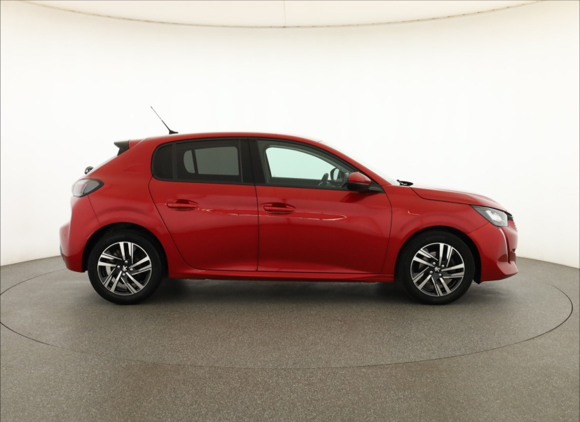 Peugeot 208, 2021