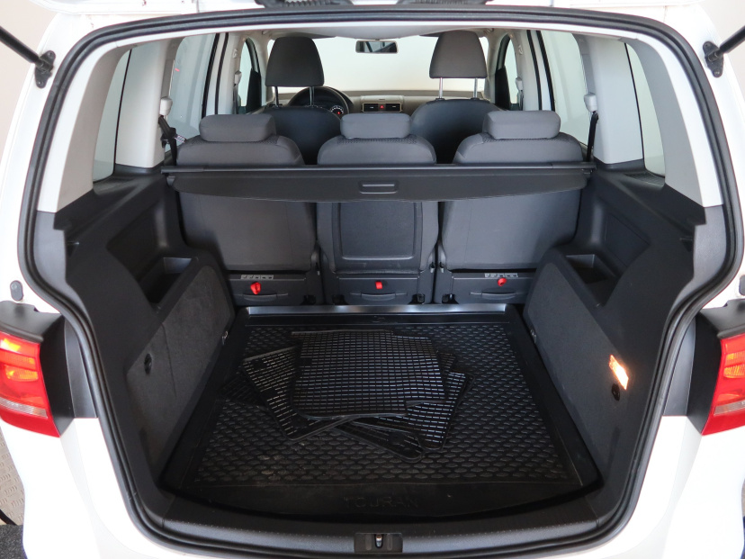 Volkswagen Touran, 2013