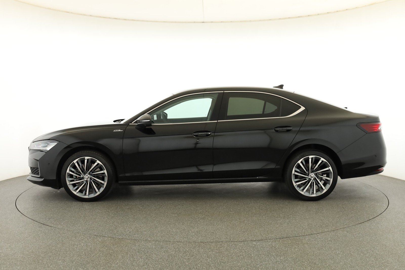 Škoda Superb - 2024