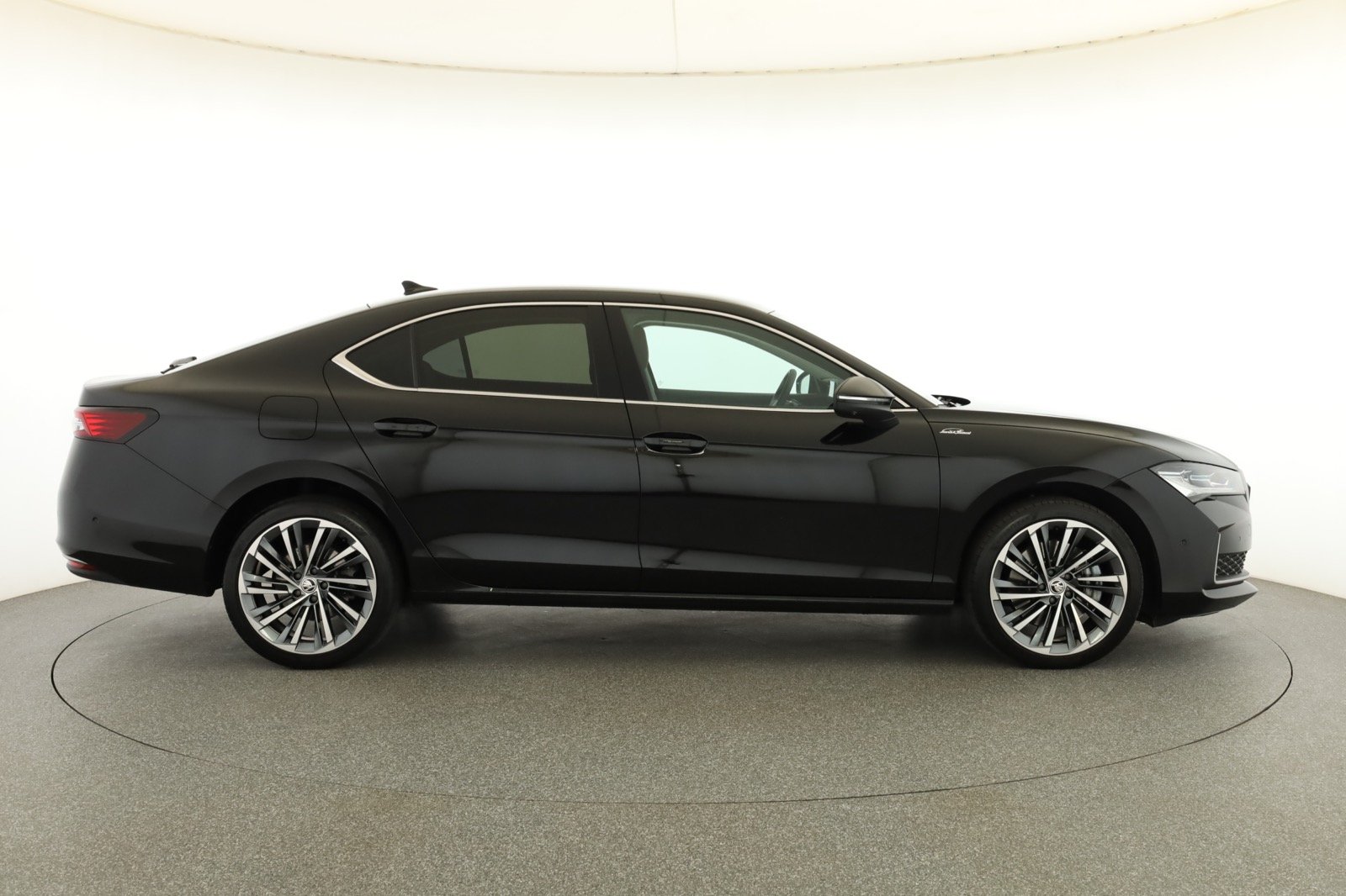 Škoda Superb - 2024